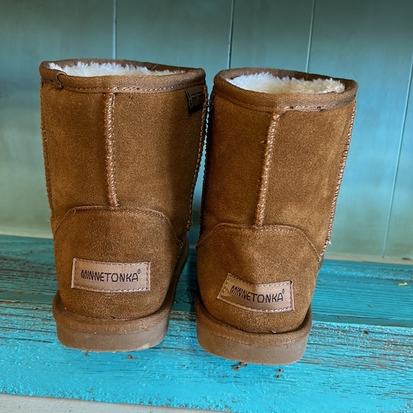 Minnetonka Women’s 8M Leather/Faux Fur Camel (color) 🐪 Boots 🥾 - Picture 3 of 8